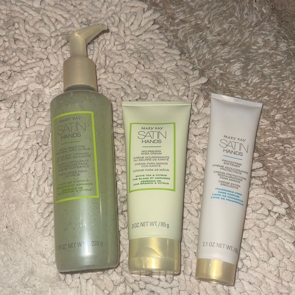 Brand new Mary kay satin hands set white tea and citrus